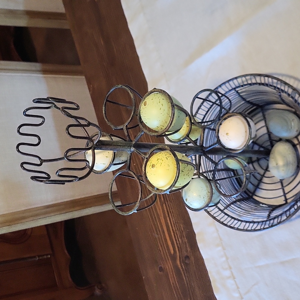 Vintage egg holder - Picture 2 of 3